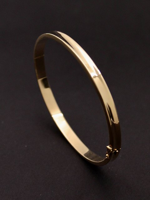 8 karat gold bangle