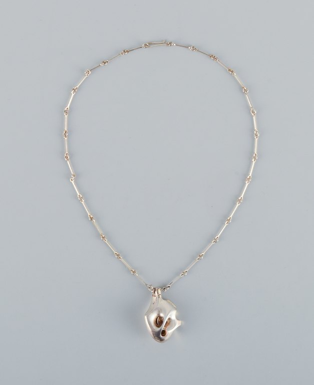Björn Weckström for Lapland, Finland.
Vintage modernist necklace in sterling silver.