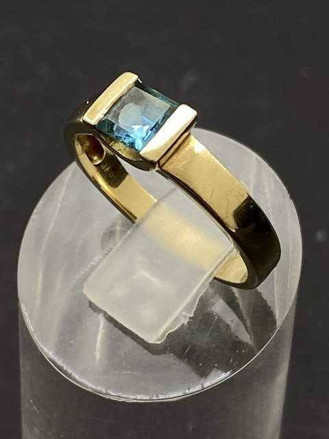 8 carat gold ring