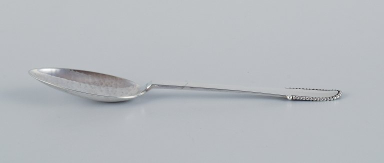Georg Jensen Beaded.
Large tea spoon in sterling silver.