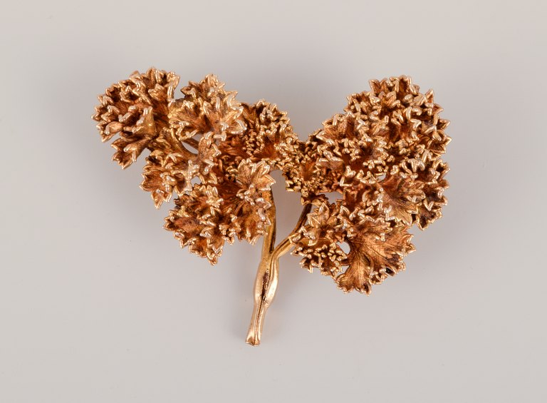 Egger, Denmark. "Flora Danica" brooch in gold-plated sterling silver.