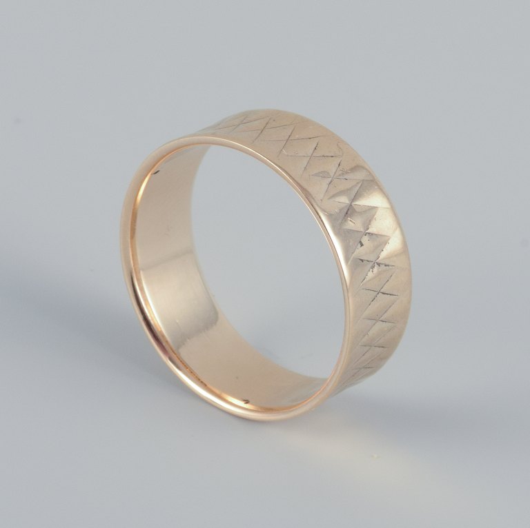Bræmer Jensen, Danish goldsmith. 14 karat gold ring in modernist design.