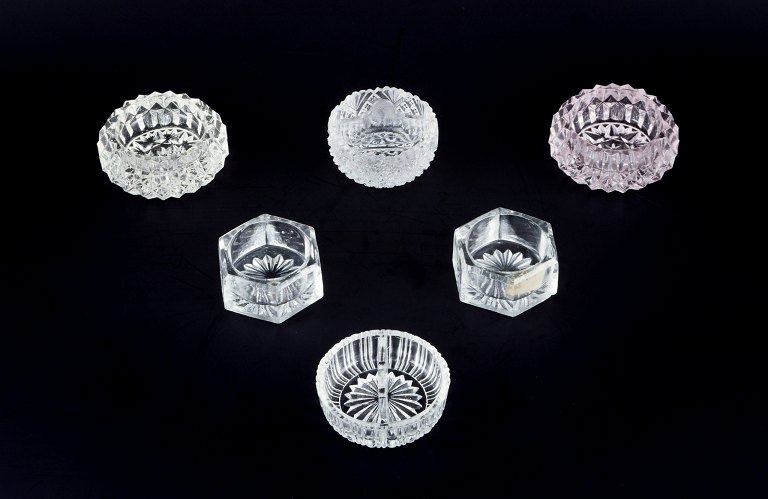Fåglavik Glasbruk (1874-1980), Sverige.
Seks saltkar i klart håndlavet glas.