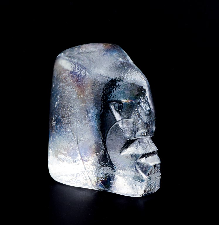 Erik Höglund for Kosta Boda, Swedish glass artist.
Rare sculpture in art glass. Matte glass. A man