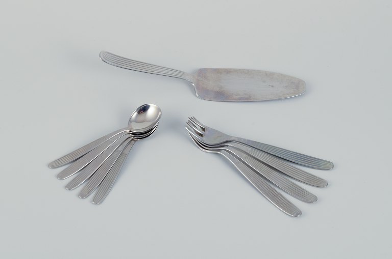 Kaj Franck for Hackman, Finland. 
Ten pieces of "Scandia" cutlery, consisting of five coffee spoons, four forks, 
and one sandwich spade in stainless steel.