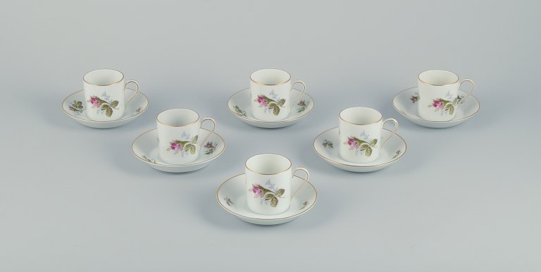 Rosenthal, Germany. A set of six espresso cups with saucers.
Decorated with pink roses. Gold trim.