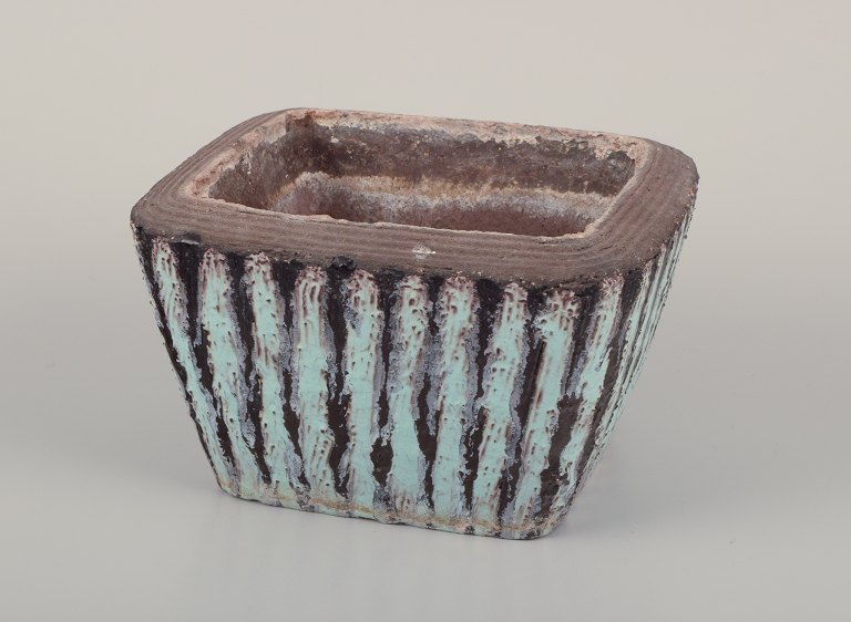 Hjördis Oldfors for Upsala Ekeby. Rare flower pot cover. Modernist design with 
stripes. Turquoise and purple glaze.