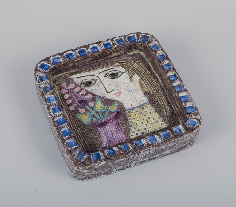 Mari Simmulson (1911-2000) for Upsala Ekeby. Ceramic tray with a motif of a 
woman and flowers in a vase. Polychrome glaze.