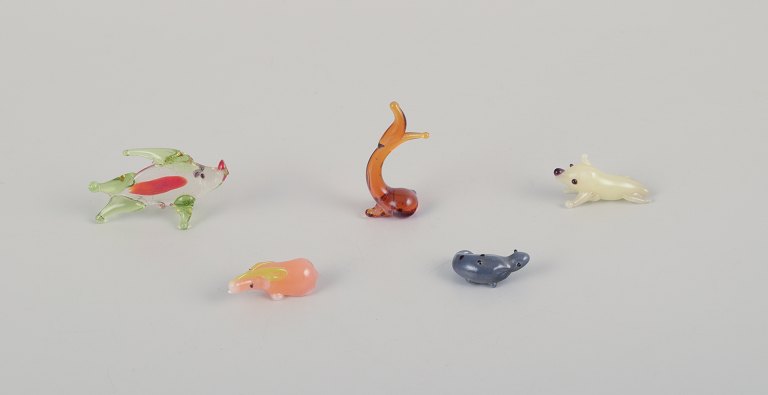 European glass artist. Five miniature animals in art glass.