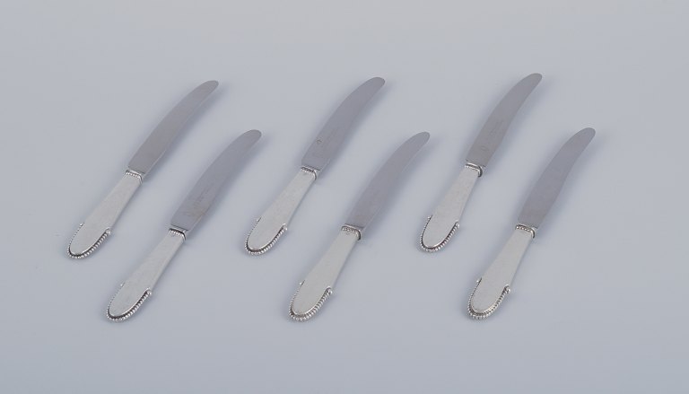Georg Jensen Beaded, six fruit knives in sterling silver. Knife blade in 
stainless steel.