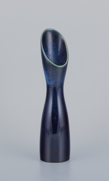 Stig Lindberg for Gustavsberg.
Modernist ceramic vase, glaze in blue shades.