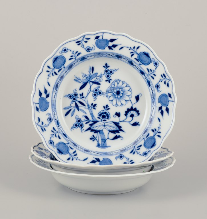 Meissen, Germany. Three Blue Onion Pattern deep plates.
Hand-painted porcelain.