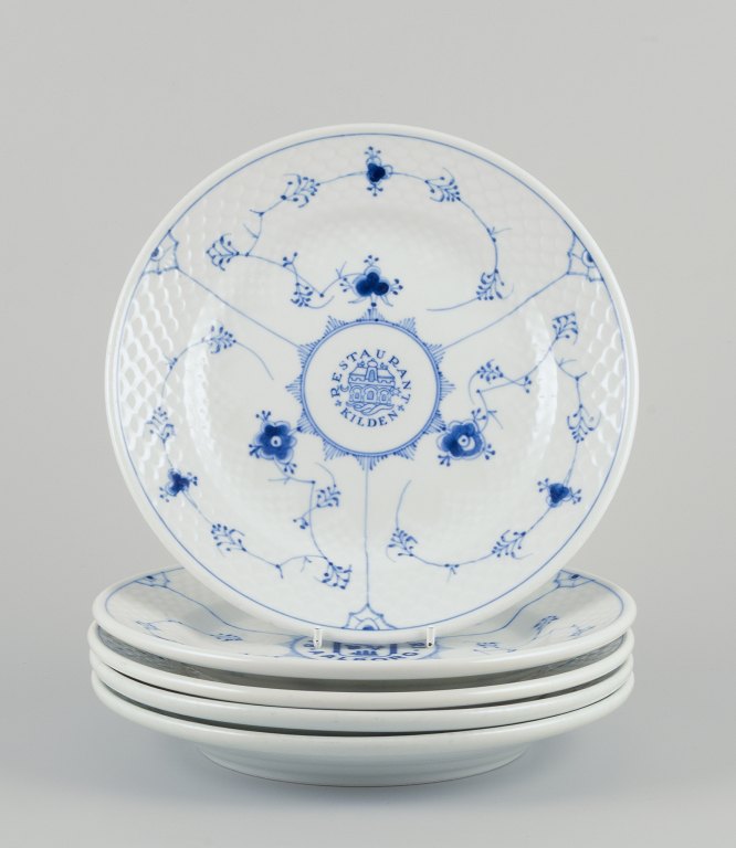 Bing & Grøndahl, Denmark.
A set of five Blue Fluted dinner plates in hotel/restaurant porcelain.