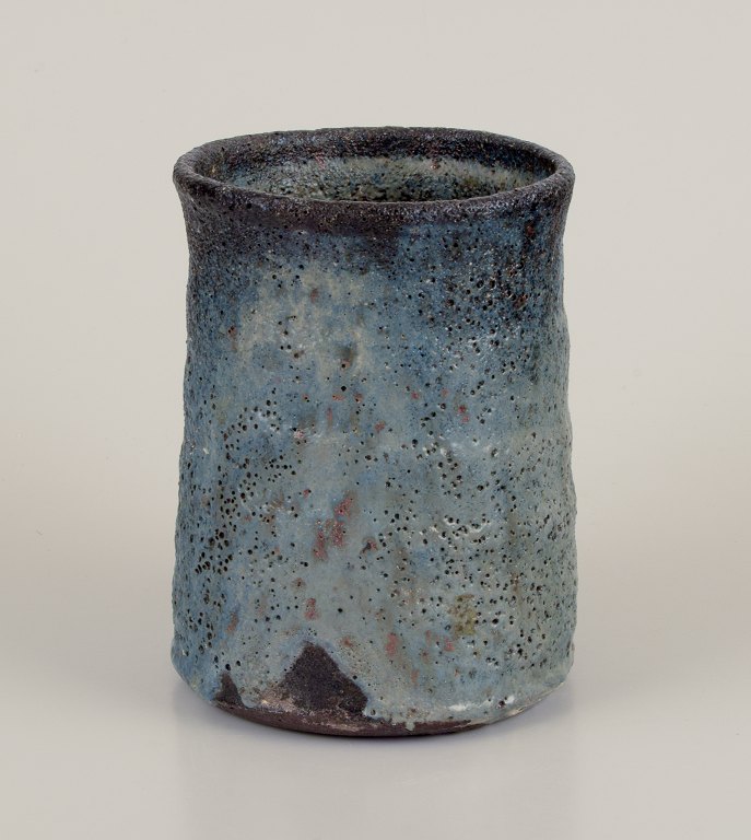 Gutte Eriksen, Denmark.
Vase in ceramic, raku technique.