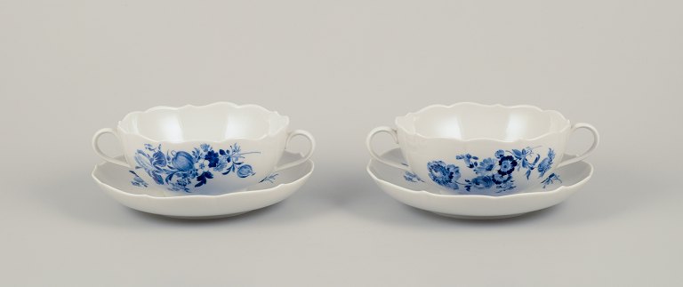 Meissen, Germany.
Two pairs of bouillon cups in blue-painted porcelain.