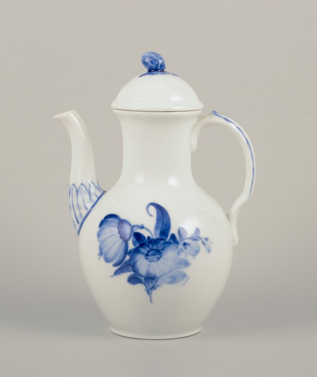 Royal Copenhagen Blue Flower Braided, coffee pot.