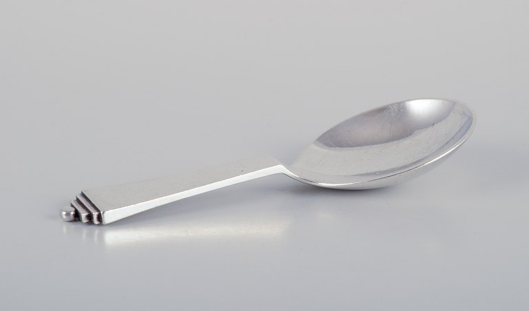 Georg Jensen Pyramid.
Compote spoon in sterling silver.