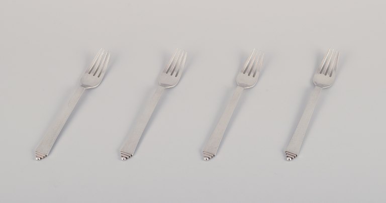 Georg Jensen Pyramid.
Four lunch forks in sterling silver.