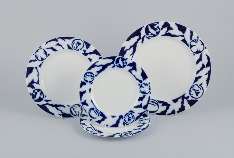 Lin Utzon for Rosenthal, Germany.
Four plates in different sizes.