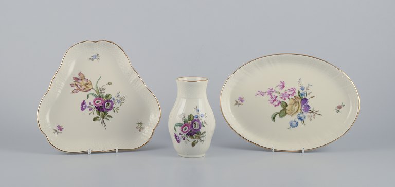 Royal Copenhagen ”Frijsenborg”. Two dishes and a vase in porcelain