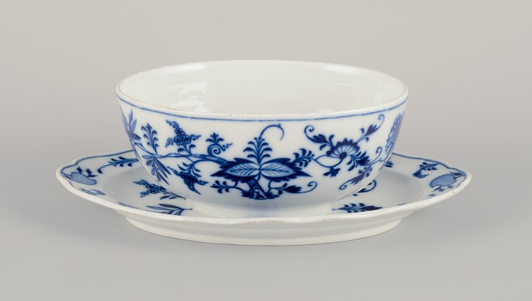 Meissen, Germany. Large Blue Onion pattern sauce boat.