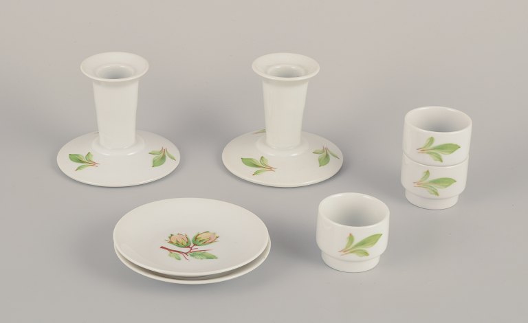 Danild/Lyngby, "Picnic".
A pair of candlesticks, three egg cups, and two small plates.