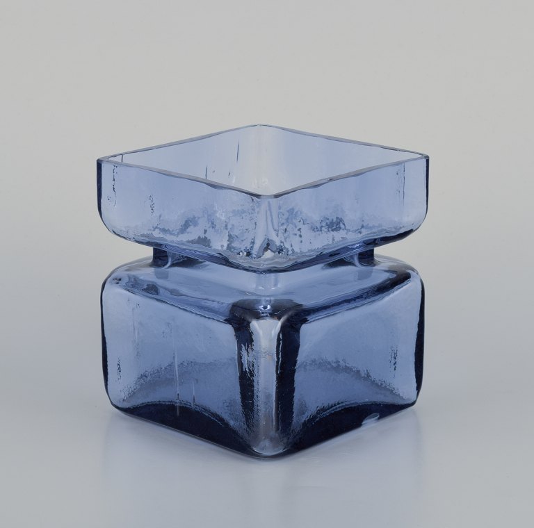 Helena Tynell for Riihimäen Lasi Oy. Vase in blue art glass.