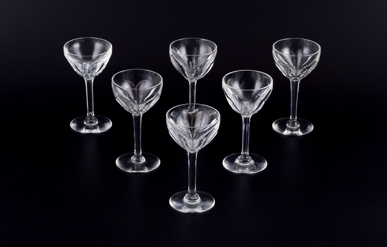Val St. Lambert, Belgien. Et sæt på seks Art Deco likørglas i krystal.