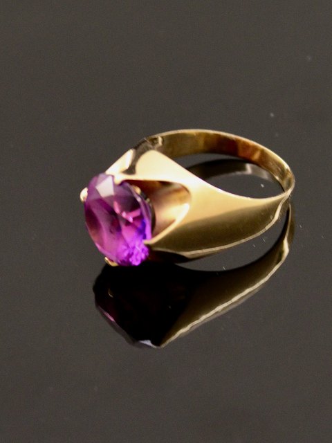 14 carat gold ring size 58 with amethyst