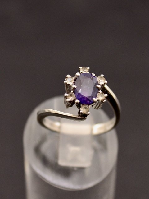 Sterling silver ring with amethyst