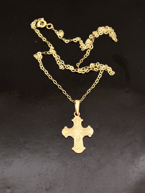 8 carat gold Dagmar cross