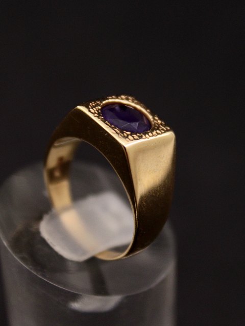 15 carat gold ring  with amethyst