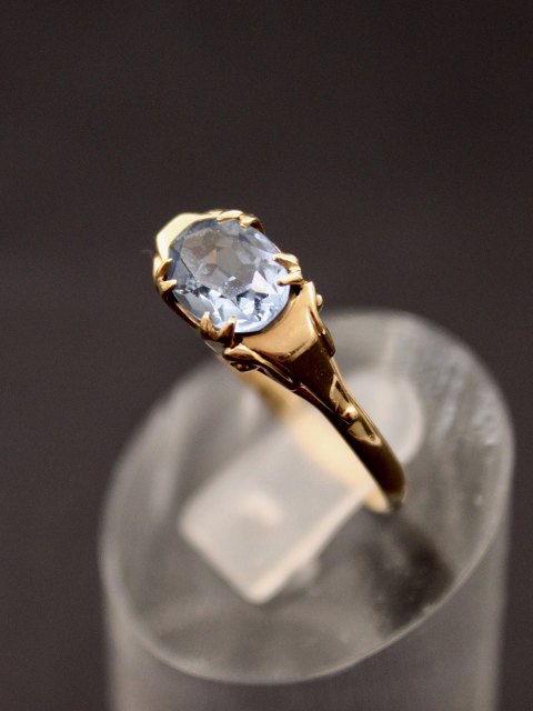 14 carat gold ring  with aquamarine