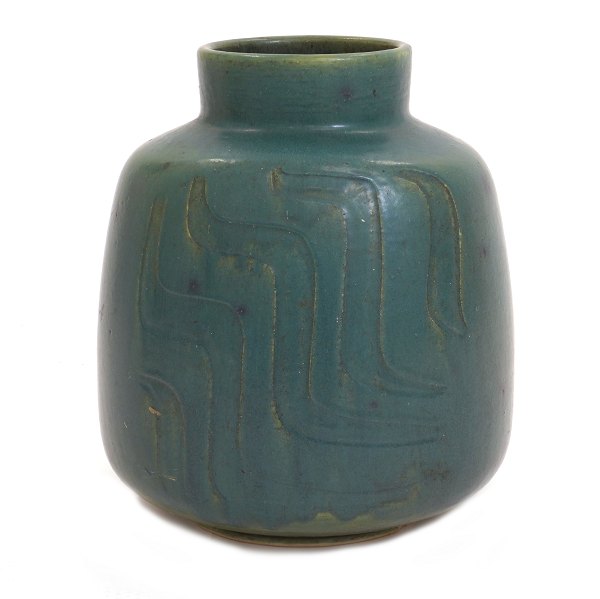 Very large Saxbo stoneware vase by Eva Stæhr Nielsen. H: 40cm. W: 32cm