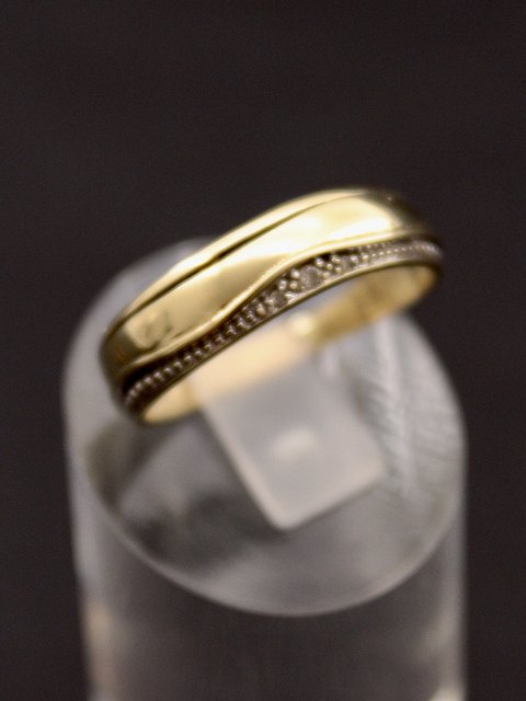 8 carat gold ring