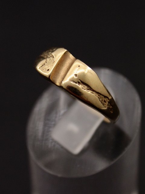 8 carat gold ring