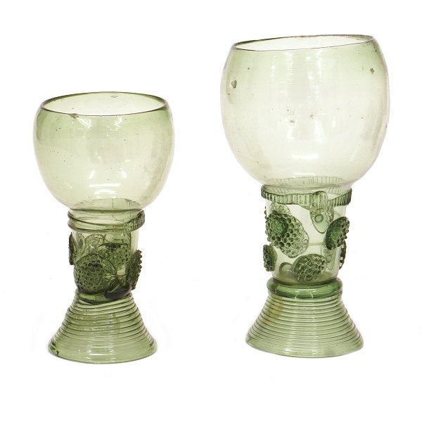 Two early 18th century Römer glasses. H: 10,7 & 13cm