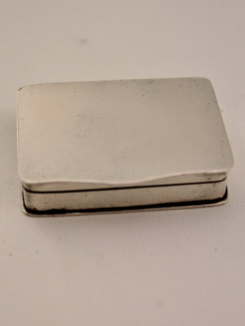 830 silver pill box