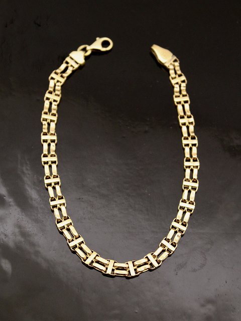 14 carat gold bracelet