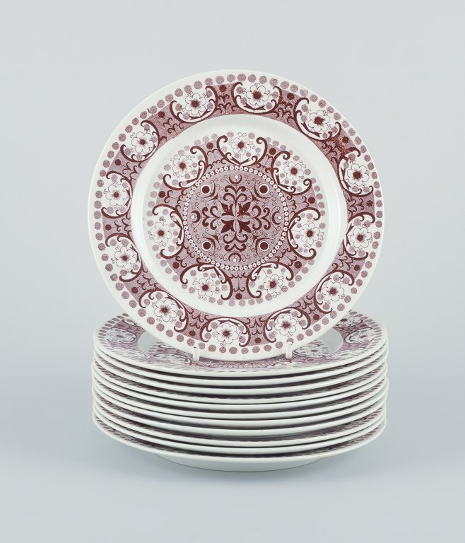 Raija Uosikkinen for Arabia, Finland
A set of twelve ‘Ali’ faience plates.