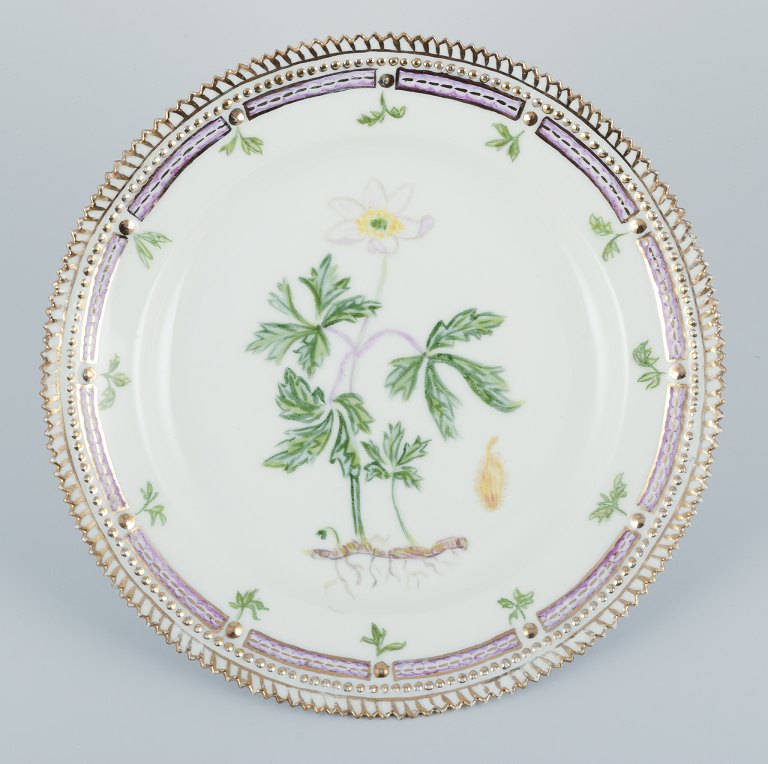 Royal Copenhagen Flora Danica.
Lunch plate.