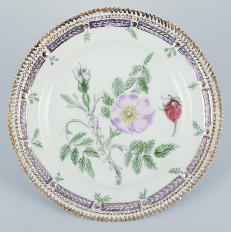 Royal Copenhagen Flora Danica.
Lunch plate.