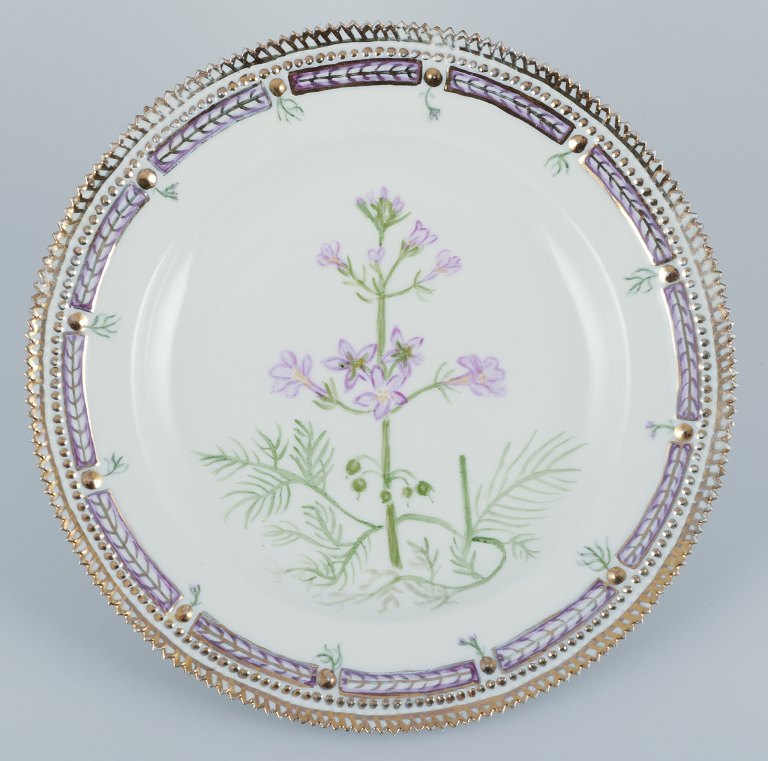 Royal Copenhagen Flora Danica.
Dinner plate.