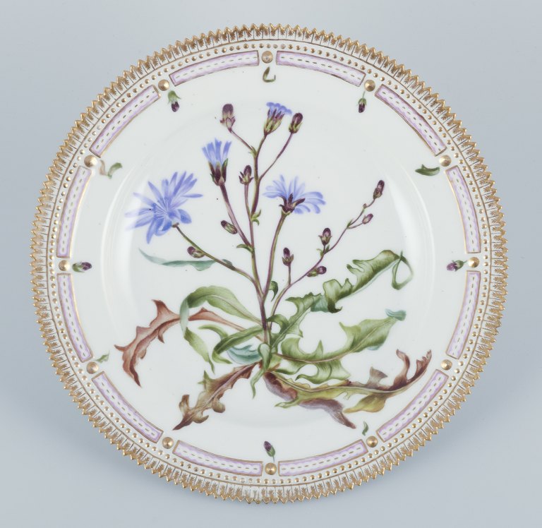 Royal Copenhagen Flora Danica.
Dinner plate.