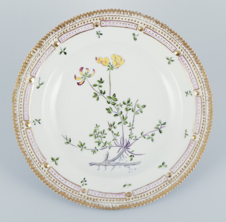 Royal Copenhagen Flora Danica.
Dinner plate.