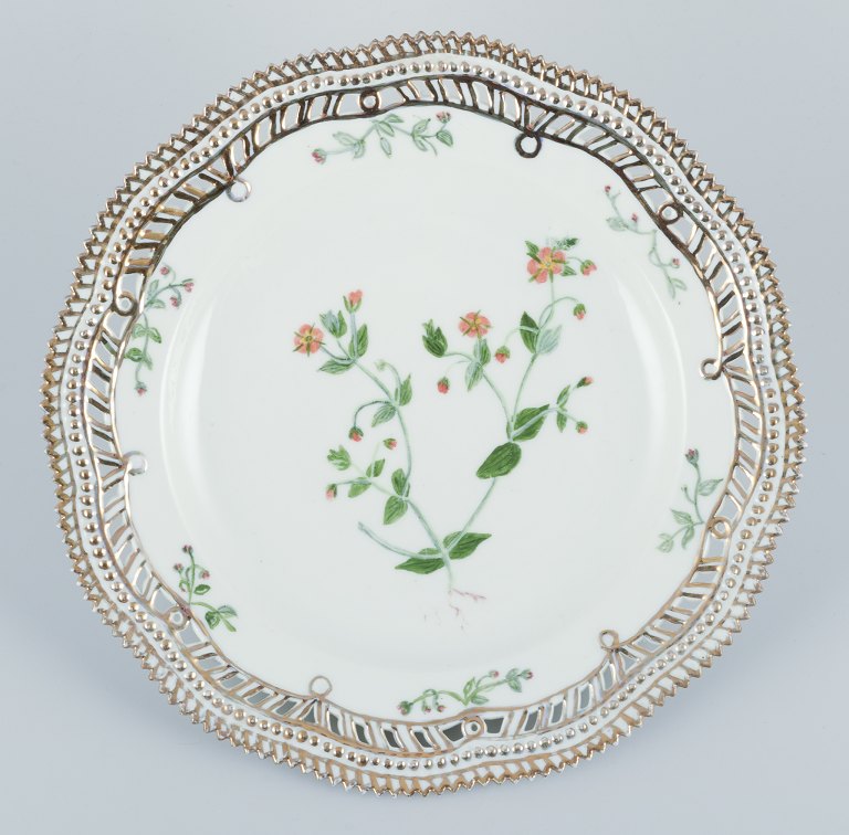 Royal Copenhagen Flora Danica.
Open lace dinner plate.