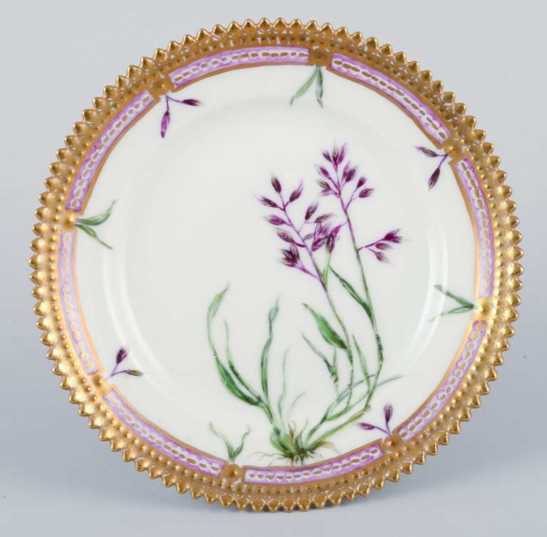 Royal Copenhagen Flora Danica. Side plate in hand-painted porcelain.