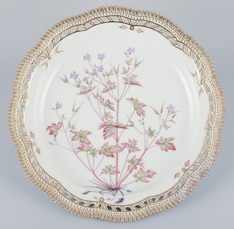 Royal Copenhagen Flora Danica. Large open lace dish in hand-painted porcelain.