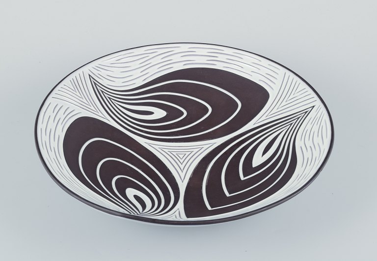 Schollert, Denmark.
Large ceramic bowl in modernist style.