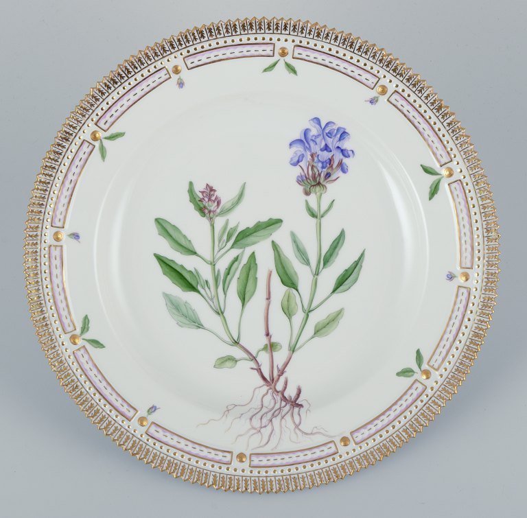 Royal Copenhagen Flora Danica dinner plate in hand-painted porcelain.